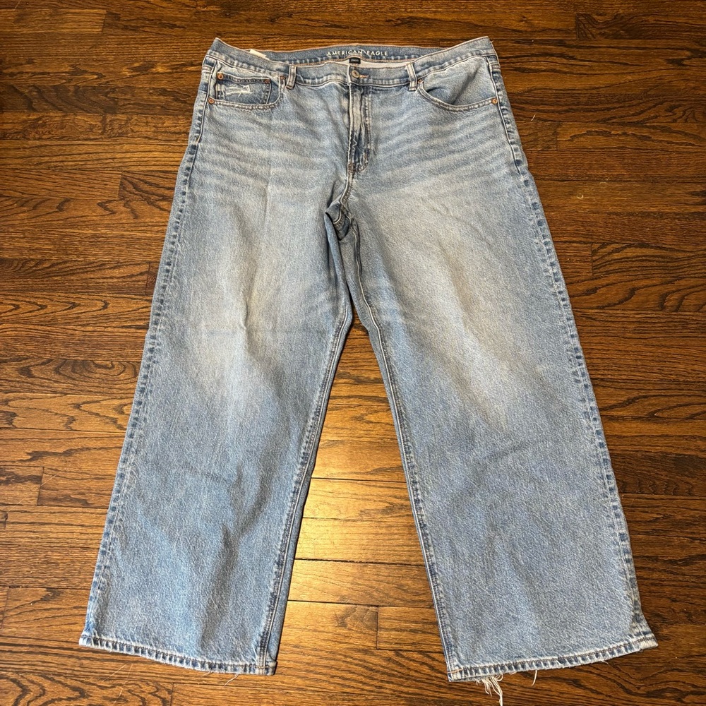American Eagle Plus Size Relaxed Lightwash Strigid Jeans